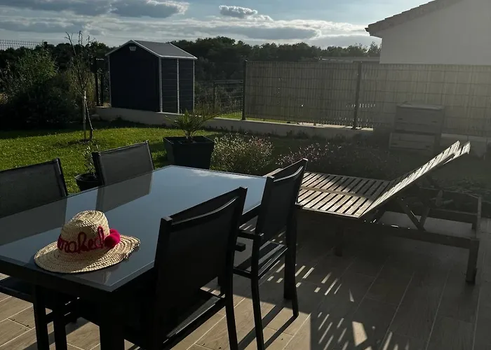 Maison Neuve * Montamisé